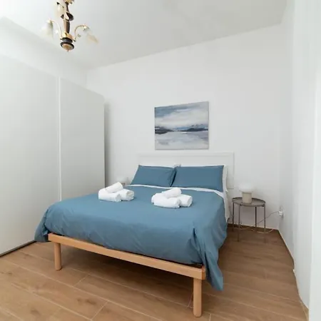 Riverside With Private Parking * Salerno