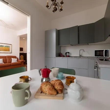 Riverside With Private Parking * Salerno